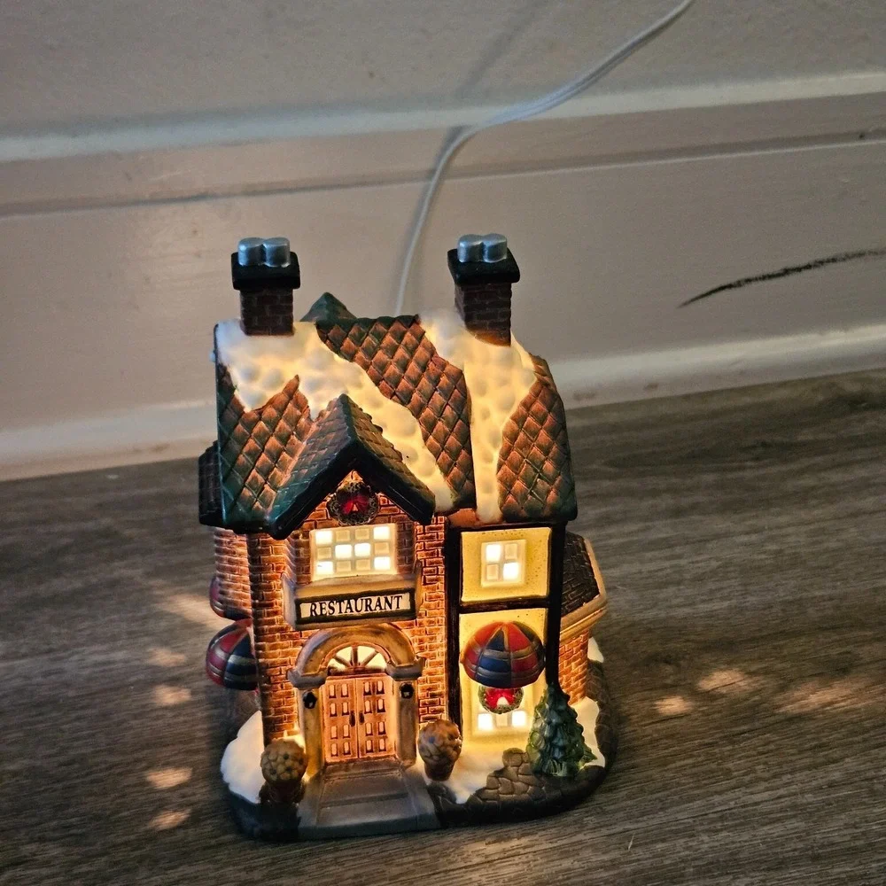 Christmas‎ Village Restaurant lighted Figurine ceramic collectible